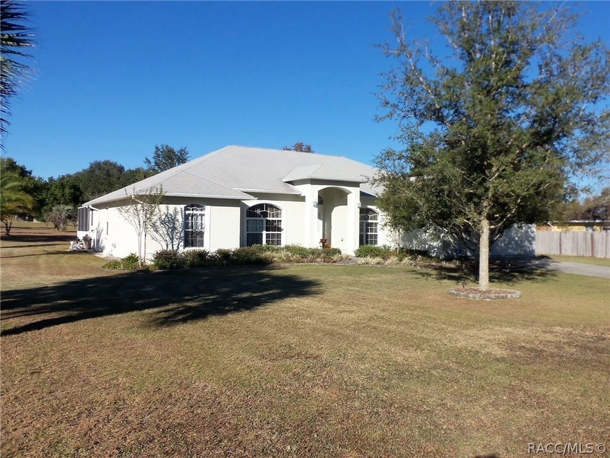 20201 SW Cardinal Ave, Dunnellon, FL 34431 - photo 1