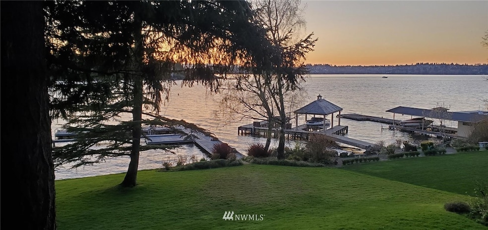 3639 Hunts Point Rd, Hunts Point, WA 98004 - photo 1