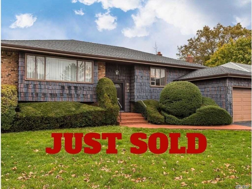 823 Park Ln, Valley Stream, NY 11581 - photo 1