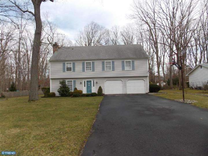 1827 Wynnewood Dr, Vineland, NJ 08361 - photo 1