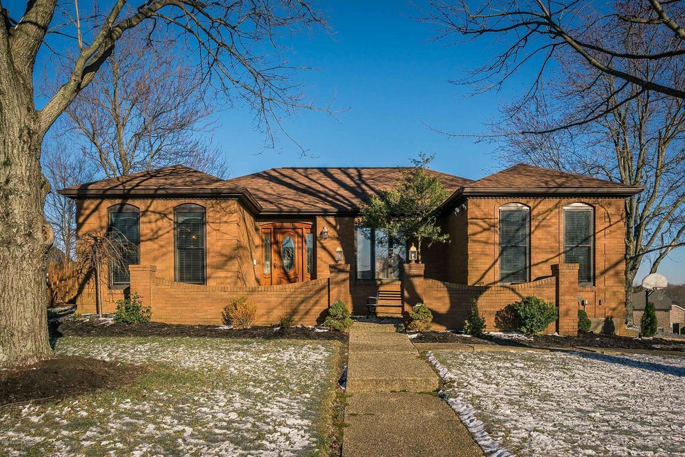 8013 Northern Spy Dr, Louisville, KY 40228 - photo 1