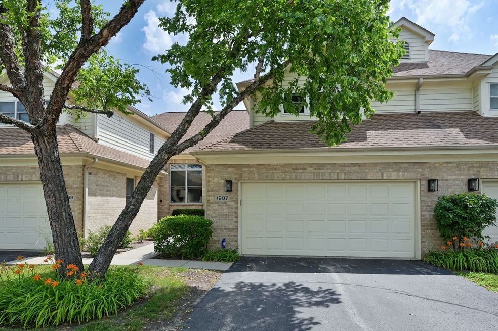 1907 Ivy Ln, Glenview, IL 60026 - photo 1