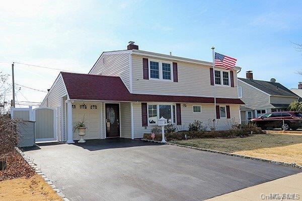 35 Sprucewood Dr, Levittown, NY 11756 - photo 1