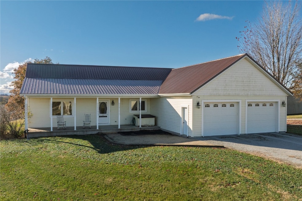 2108 59th St, Vinton, IA 52349 - photo 1