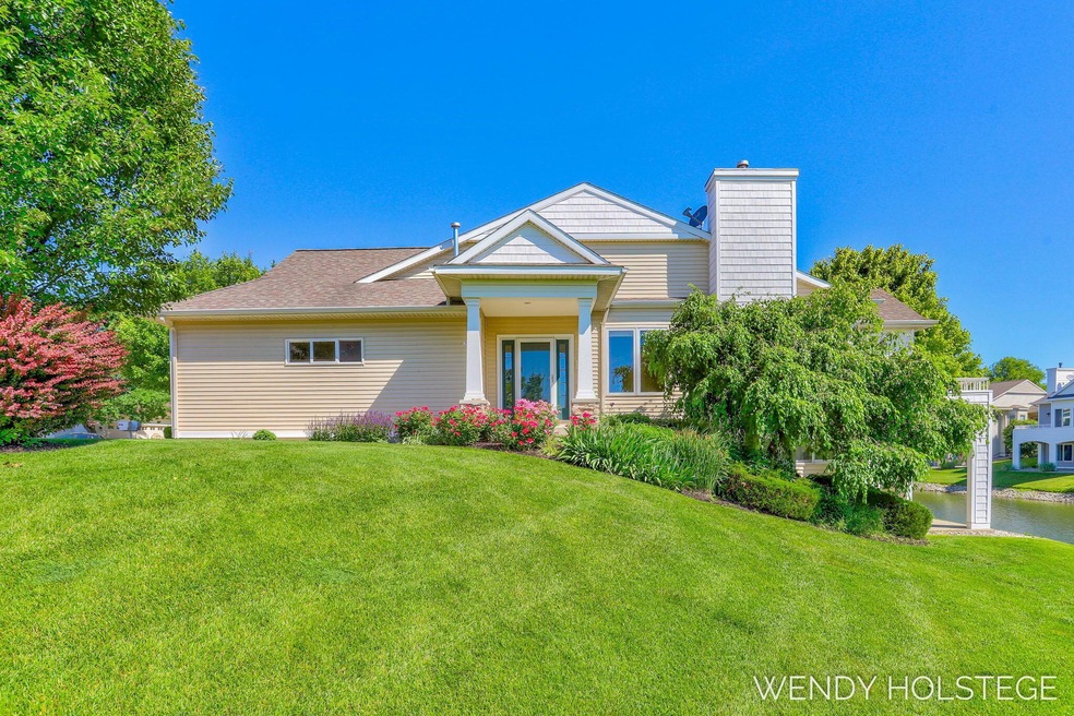 4-web-or-mls-1325 St Andrews Dr, Holland