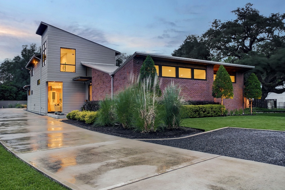 3007 Lawrence St, Houston, TX 77018 - photo 1