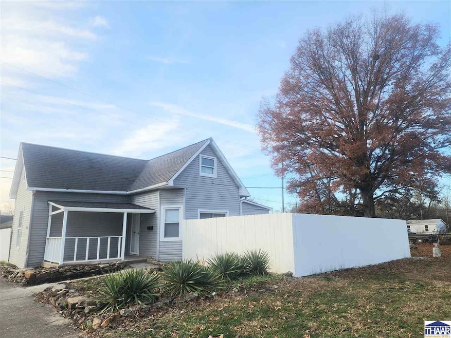 1902 Chestnut St, Terre Haute, IN 47807 - photo 1