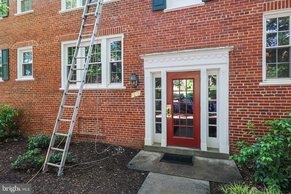 1909 N Rhodes St unit 25, Arlington, VA 22201 - photo 1