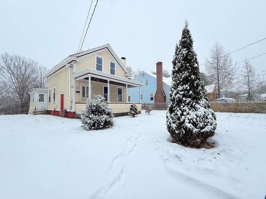 63 W Terrace St, Claremont, NH 03743 - photo 1