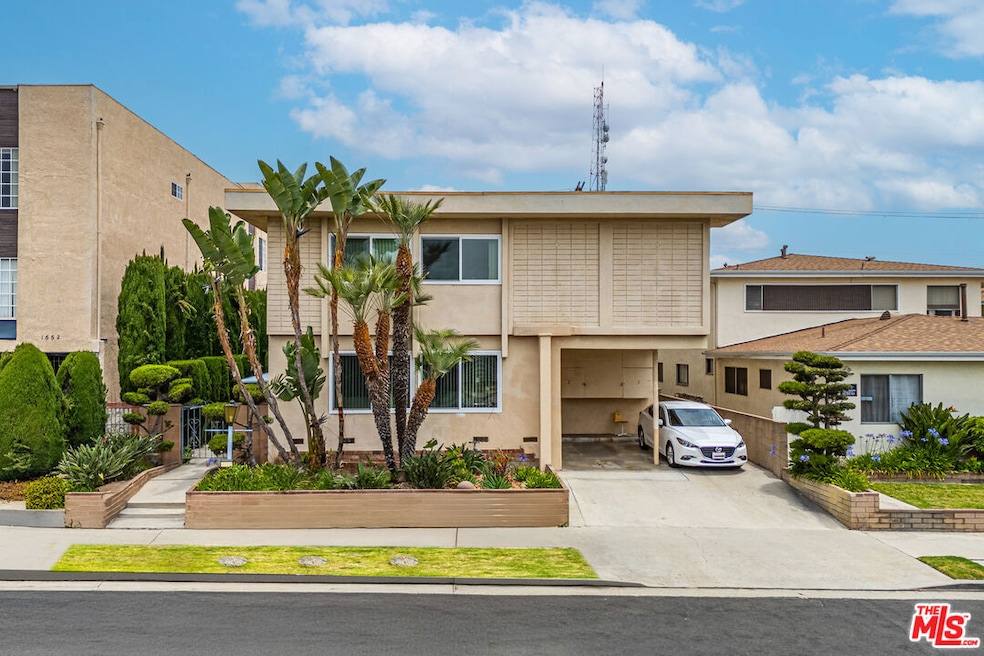Sold $2,440,000 • Co-Listing Agent
