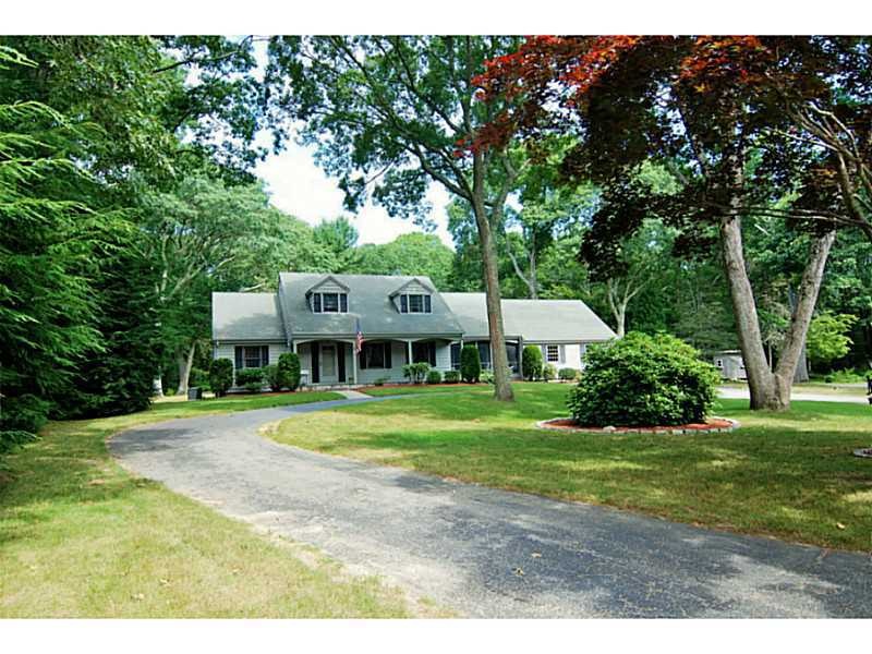 33 Sherwood Dr, Westerly, RI 02891 - photo 1