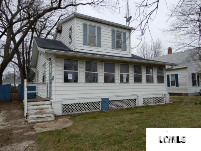 611 N Sangamon St, Lincoln, IL 62656 - photo 1