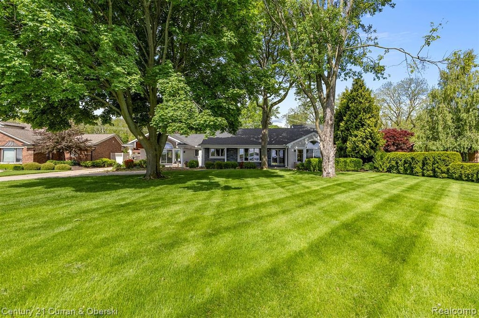 23722 E River Rd, Grosse Ile, MI 48138 - photo 1