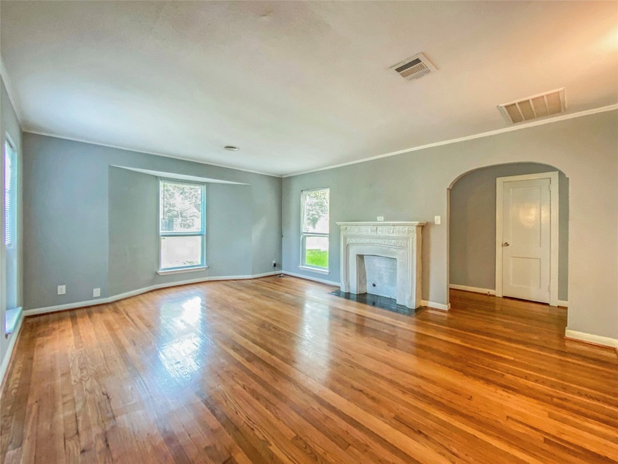 5518 Grace Ln, Houston, TX 77021 - photo 1