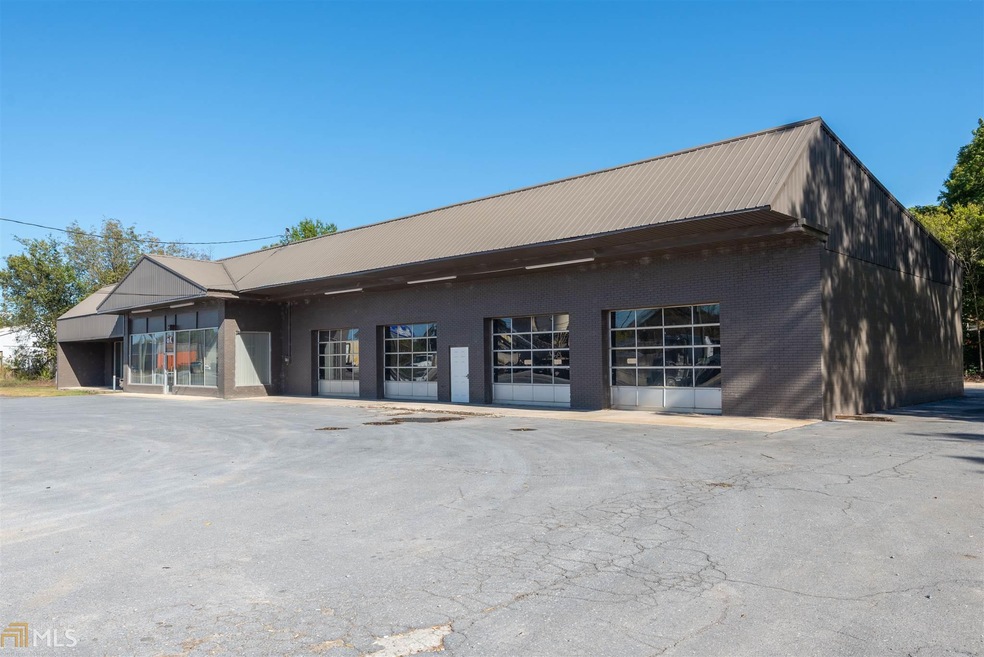 N N Wall St, Calhoun, GA 30701 - photo 1