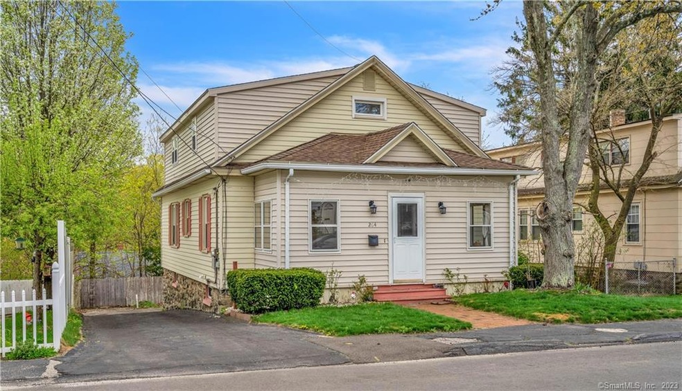 264 Monroe Ave, Waterbury, CT 06705 - photo 1