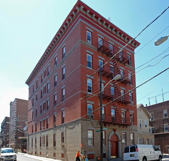 816 Bergenline Ave unit 17, Union City, NJ 07087 - photo 1