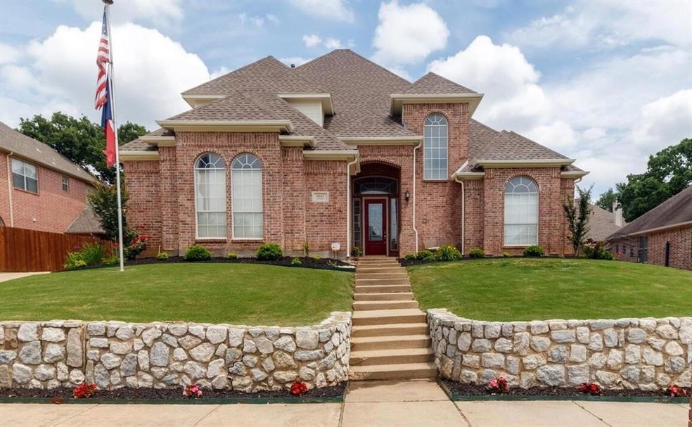 8212 Fenwick Dr, North Richland Hills, TX 76182 - photo 1