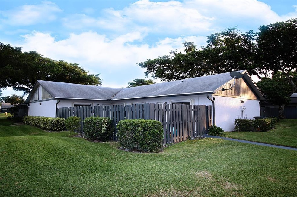 1170 Summit Trail Cir unit D, West Palm Beach, FL 33415 - photo 1