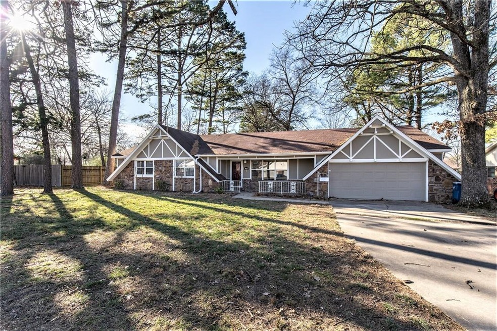 905 NW A St, Bentonville, AR 72712 - photo 1