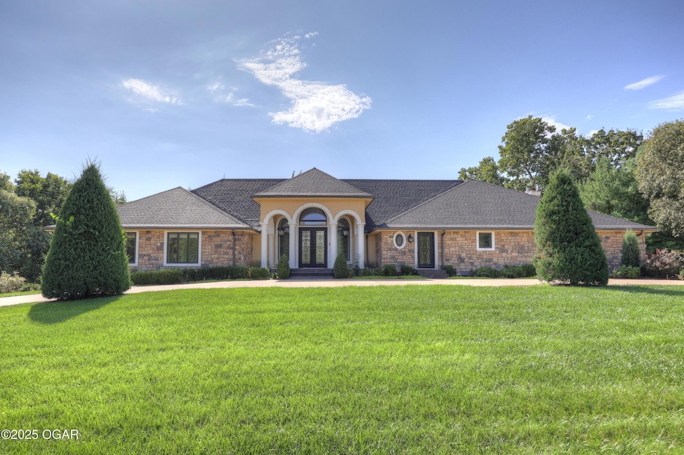 1302 Cambridge Rd, Joplin, MO 64801 - photo 1