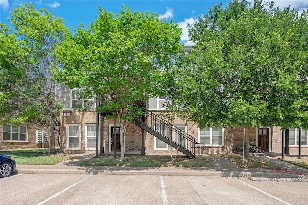 1725 Harvey Mitchell Pkwy S unit 1722, College Station, TX 77840 - photo 1