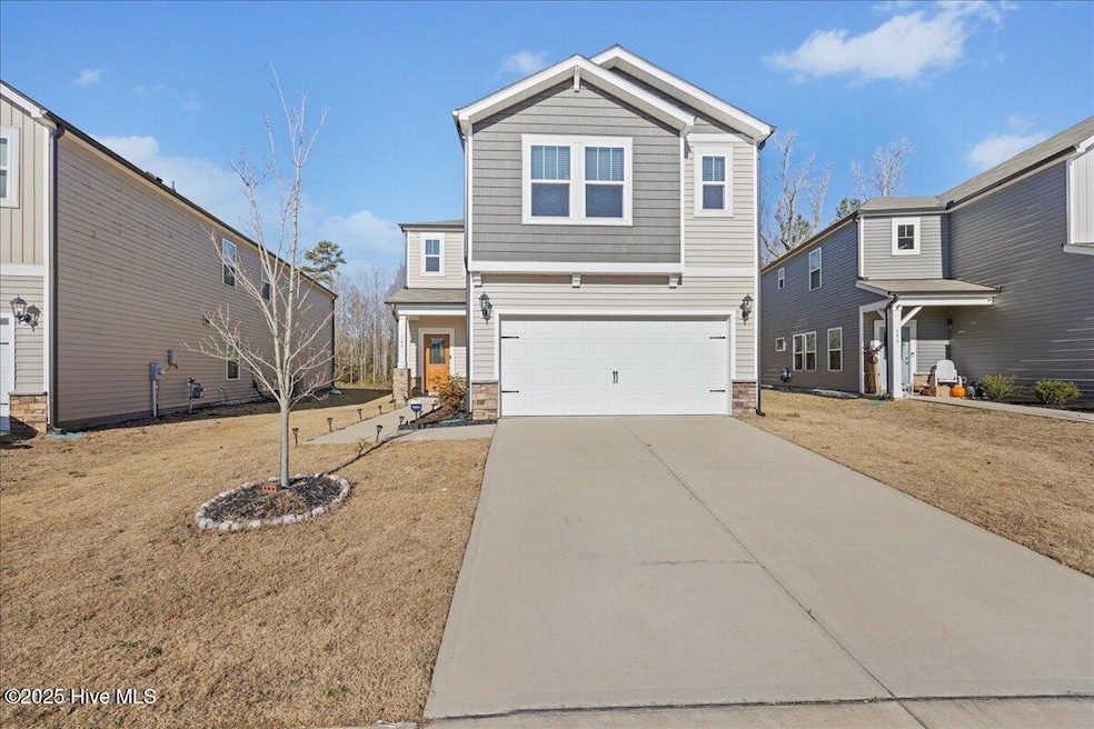 149 Wilbur Lake Dr, Fuquay-Varina, NC 27526 - photo 1