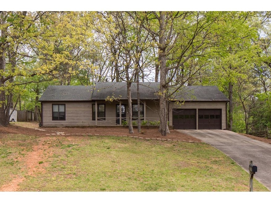 One level living in city of Woodstock-close to dow