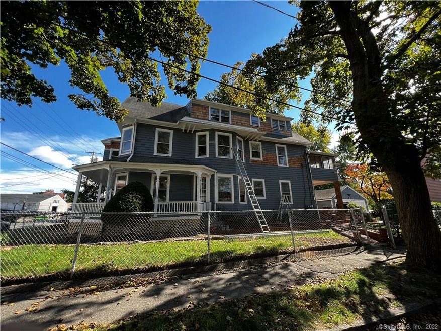 371 Wood Ave unit 3rd fl, Bridgeport, CT 06605 - photo 1