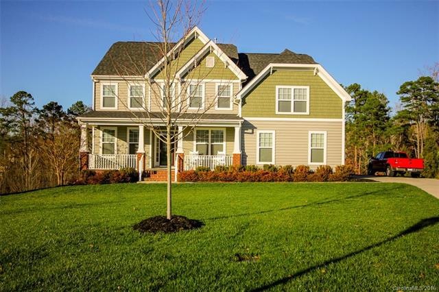 Beautifully landscaped front yard! Enjoy your own 