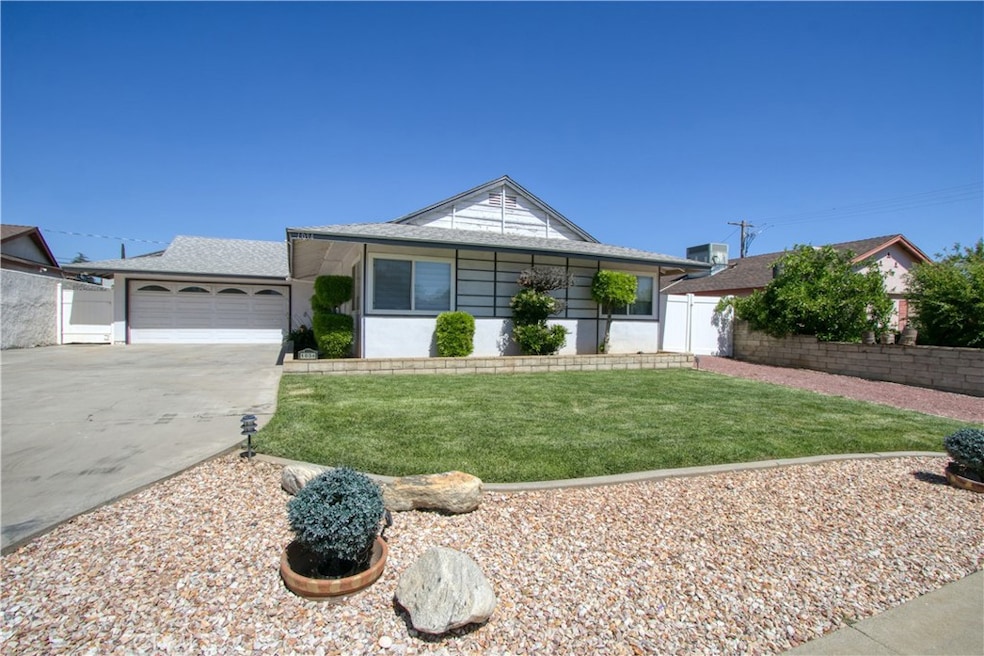 1034 Thompson Ave N, Banning, CA 92220 - photo 1