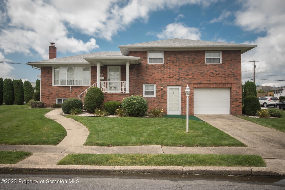 800 Hollenback St, Moosic, PA 18507 - photo 1