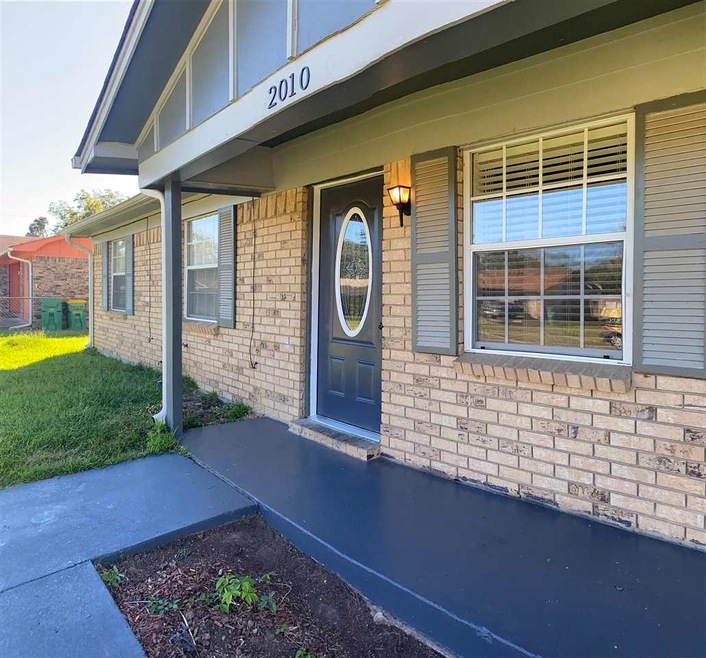 2010 Ashley, Texarkana, TX 75501 - photo 1