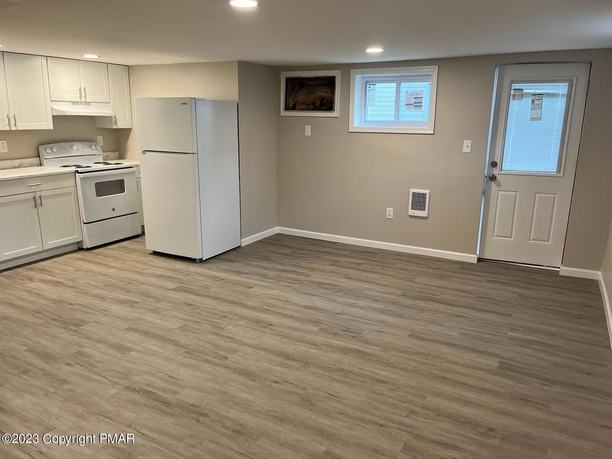 412 N 8th St unit Studio, Stroudsburg, PA 18360 - photo 1