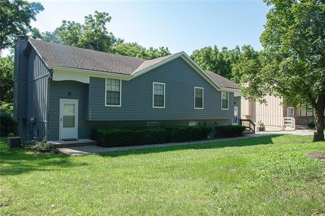 6621 Park St, Shawnee, KS 66216 - photo 1