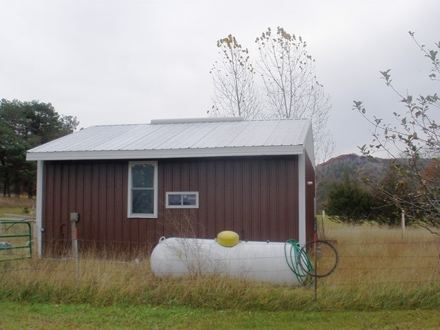 1627 Desert Dr, New Albin, IA 52160 - photo 1