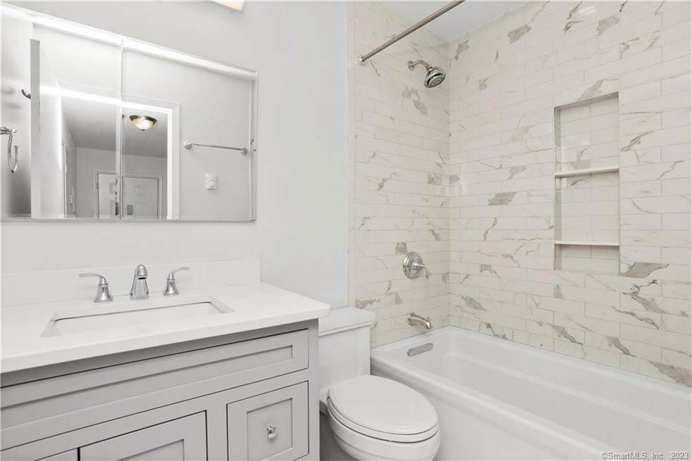 180 Colonial Rd unit B3, Stamford, CT 06906 - photo 1