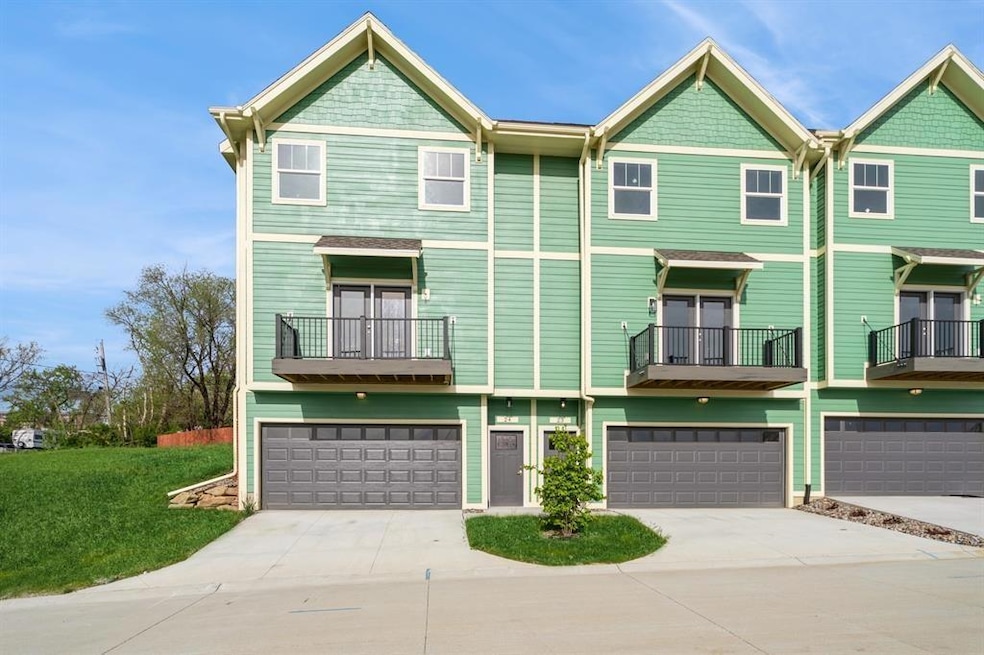 335 Forest Ave unit 24, Des Moines, IA 50314 - photo 1