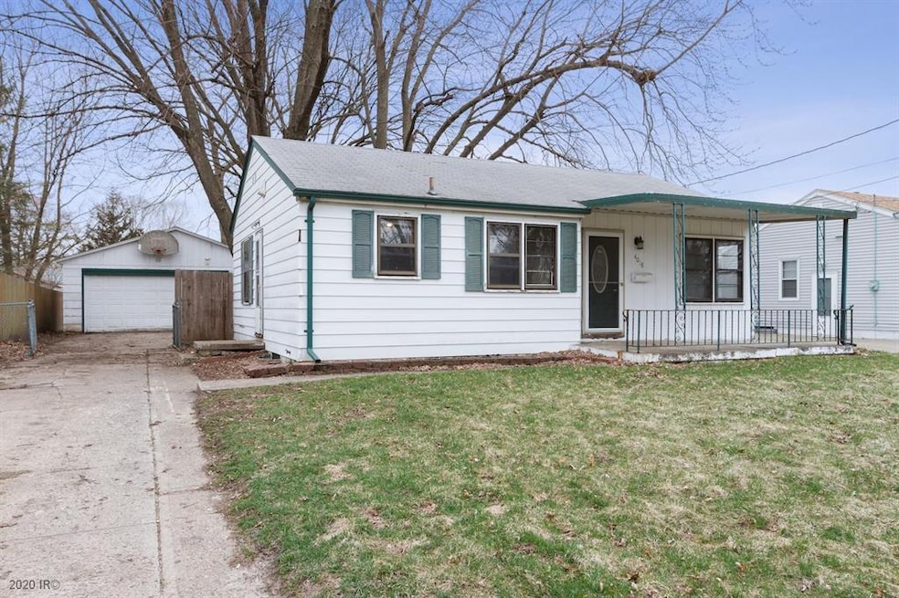 4018 40th St, Des Moines, IA 50310 - photo 1
