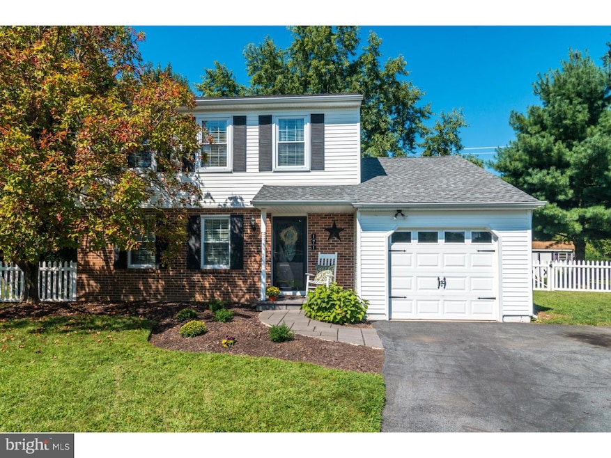 171 Mendham Dr, North Wales, PA 19454 - photo 1