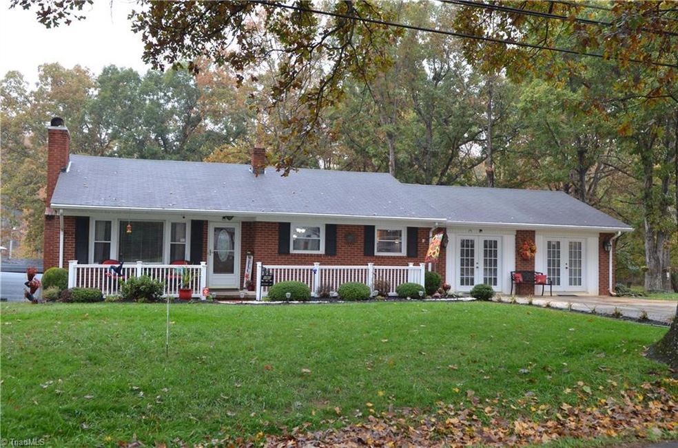 190 Lambert Dr, Asheboro, NC 27205 - photo 1