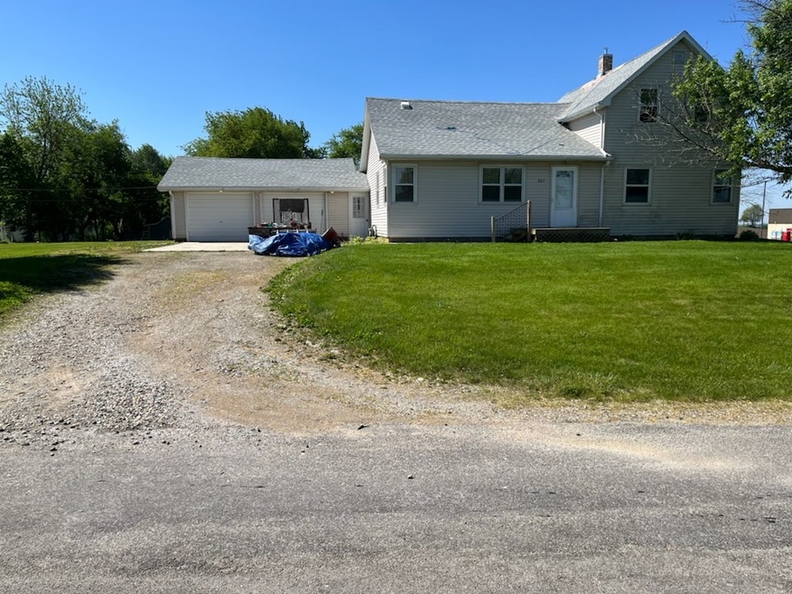 207 W Fillmore St, Philo, IL 61864 - photo 1