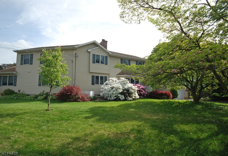 612 Ashland Rd, Middlesex, NJ 08846 - photo 1