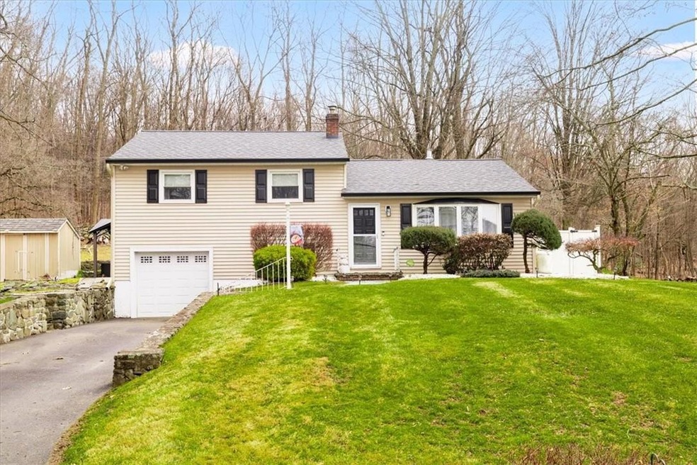 114 Locust Ln, Newburgh, NY 12550 - photo 1