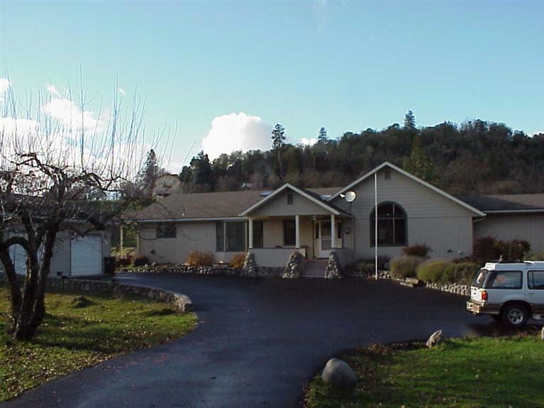 201 Upper River Rd, Gold Hill, OR 97525 - photo 1