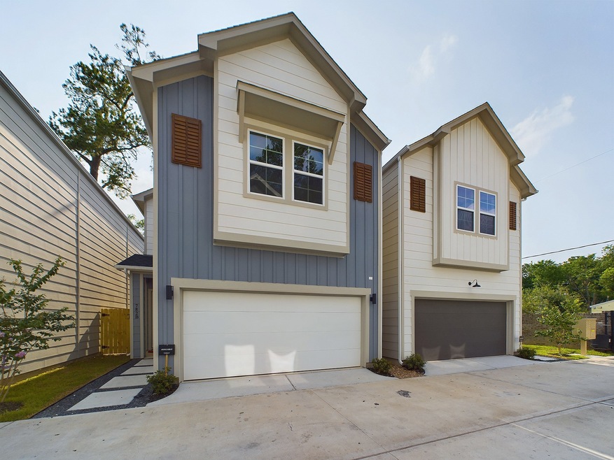 782 W. Tidwell Rd. Unit B.
Located in the charmin