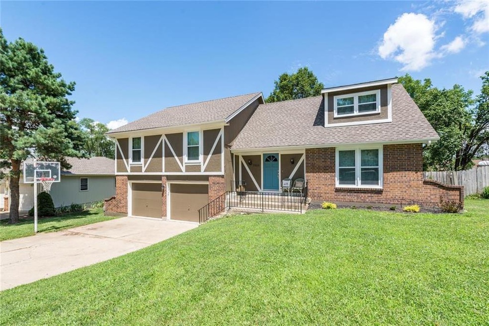 7315 Earnshaw St, Shawnee, KS 66216 - photo 1