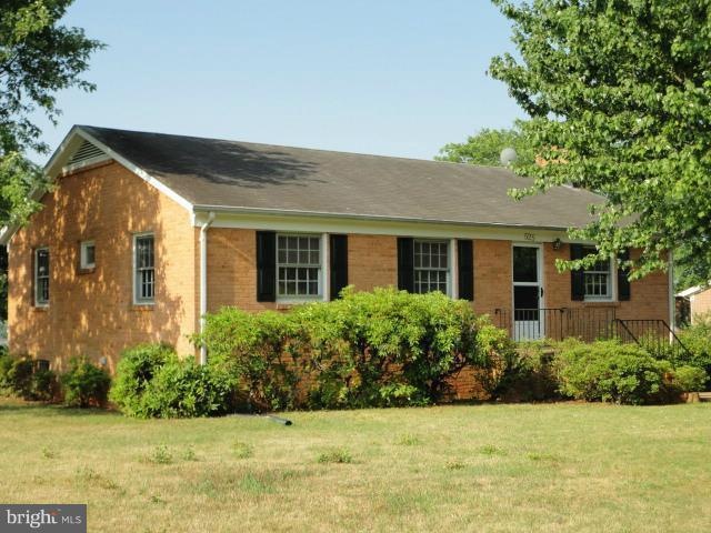 525 Azalea St, Culpeper, VA 22701 - photo 1