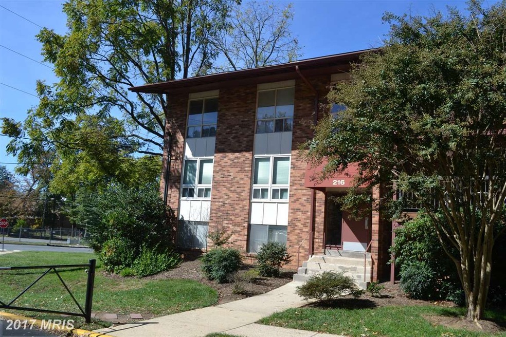 216 Park Terrace Ct SE unit 96, Vienna, VA 22180 - photo 1