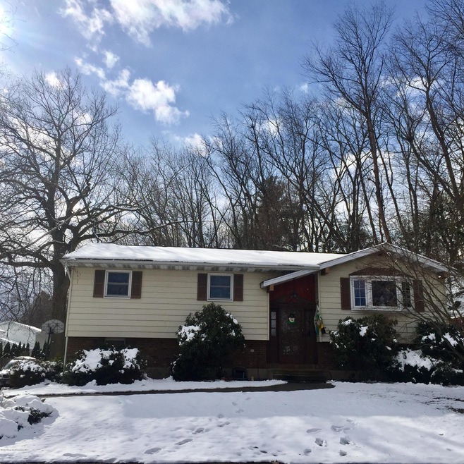 103 Alirosa Ln, Old Forge, PA 18518 - photo 1